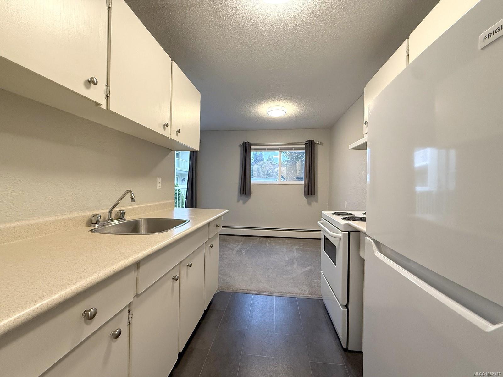 204-3040 Pine St — listing photo 11 of 17