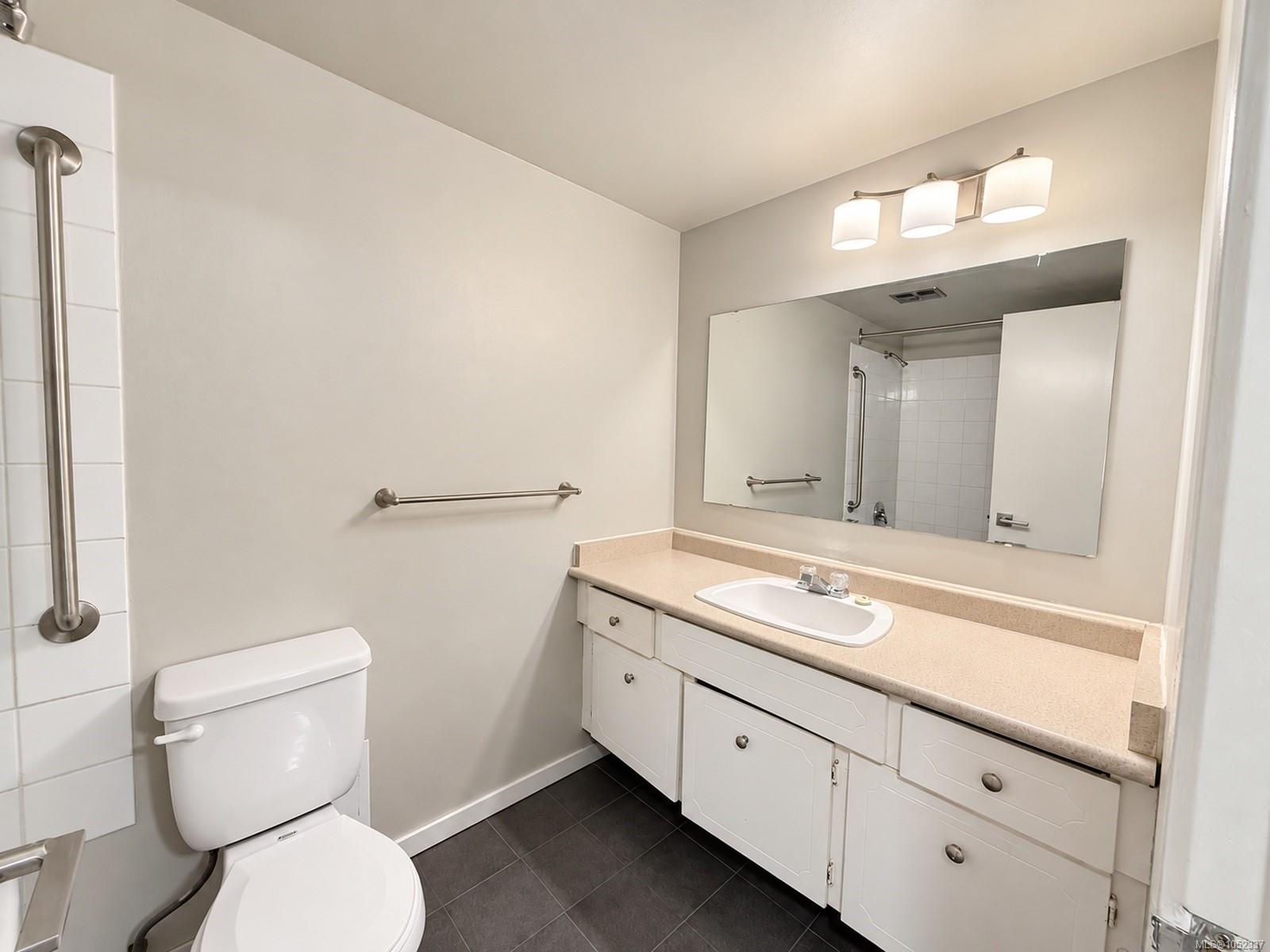 204-3040 Pine St — listing photo 12 of 17