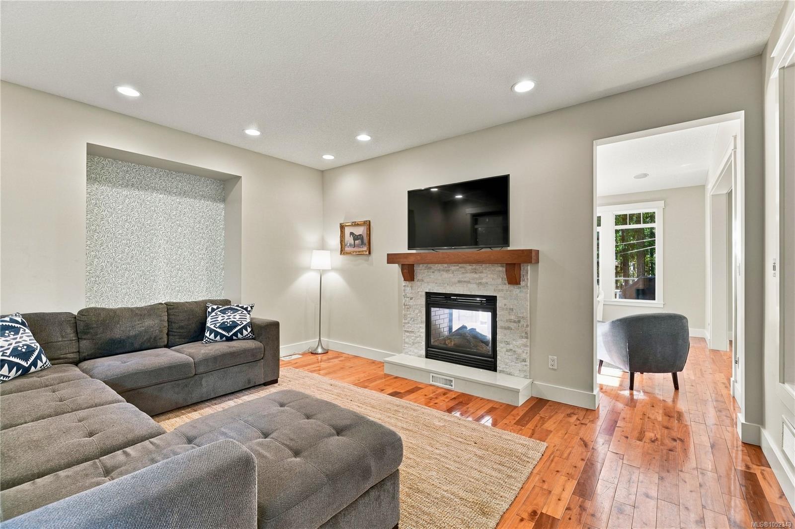2995 Wild Rose Blvd — listing photo 9 of 50