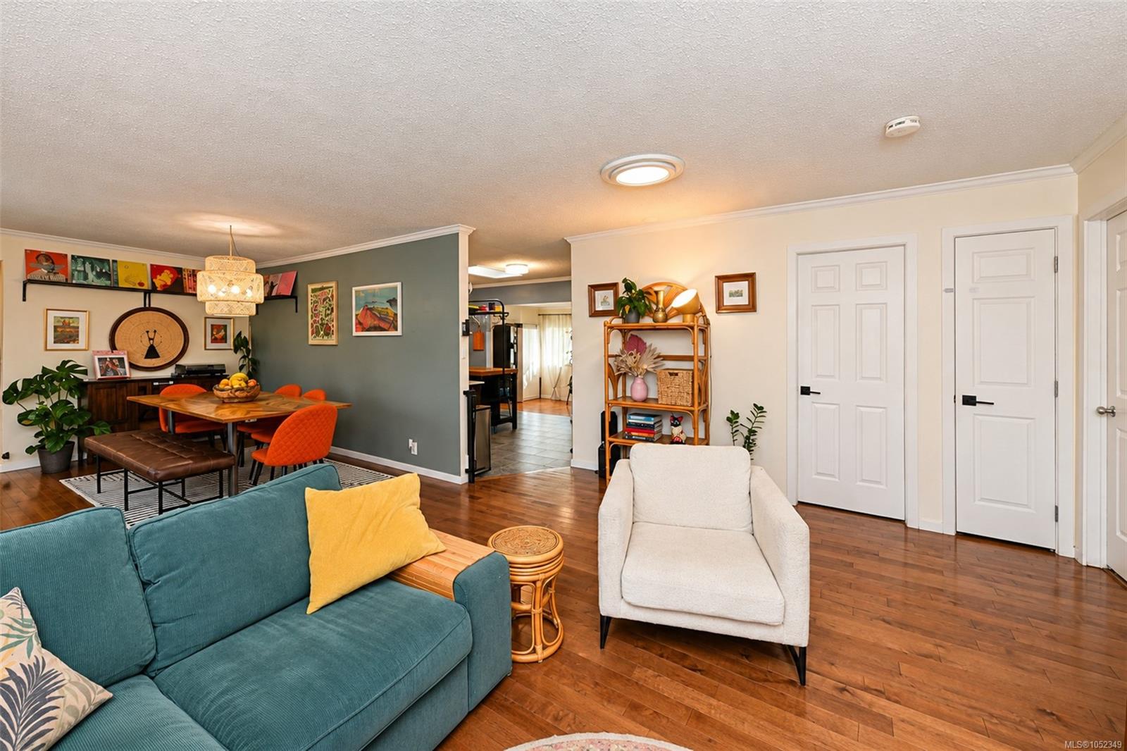 5883 Heather St — listing photo 14 of 45