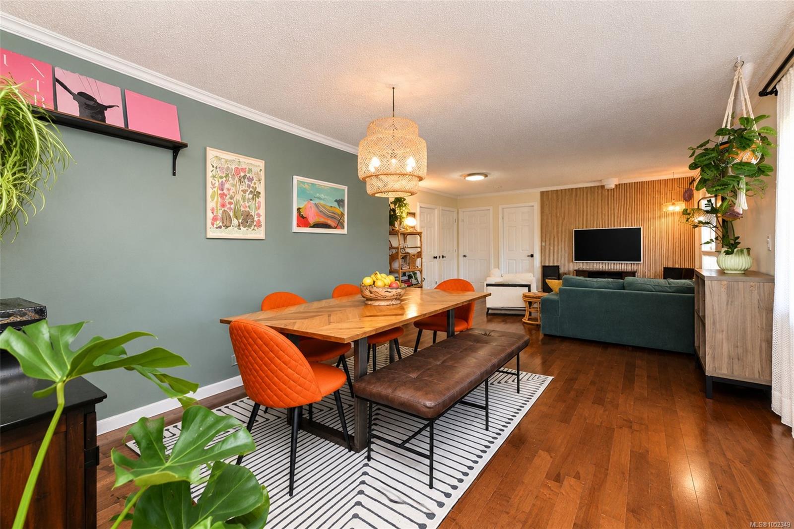5883 Heather St — listing photo 6 of 45