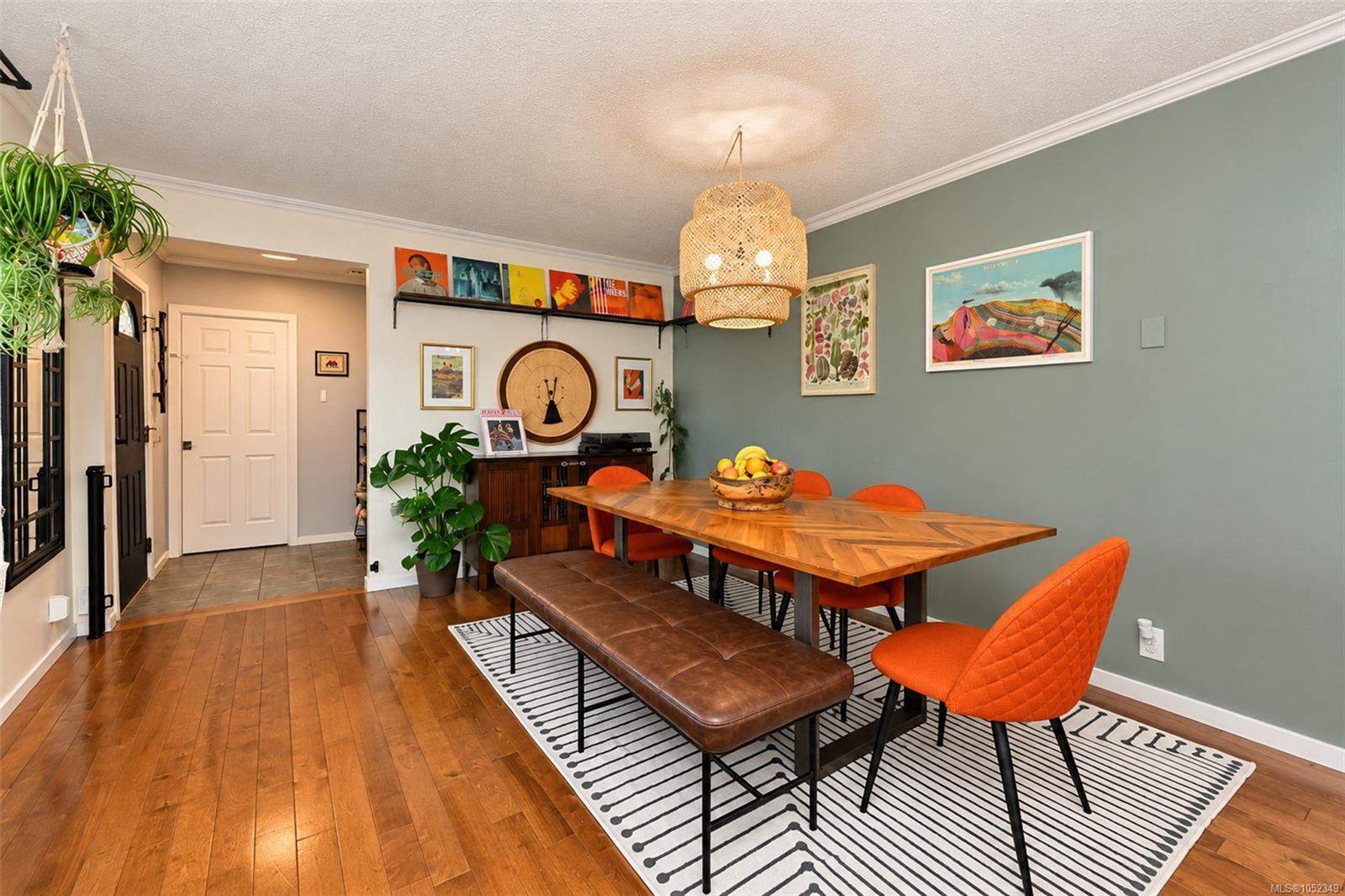 5883 Heather St — listing photo 7 of 45