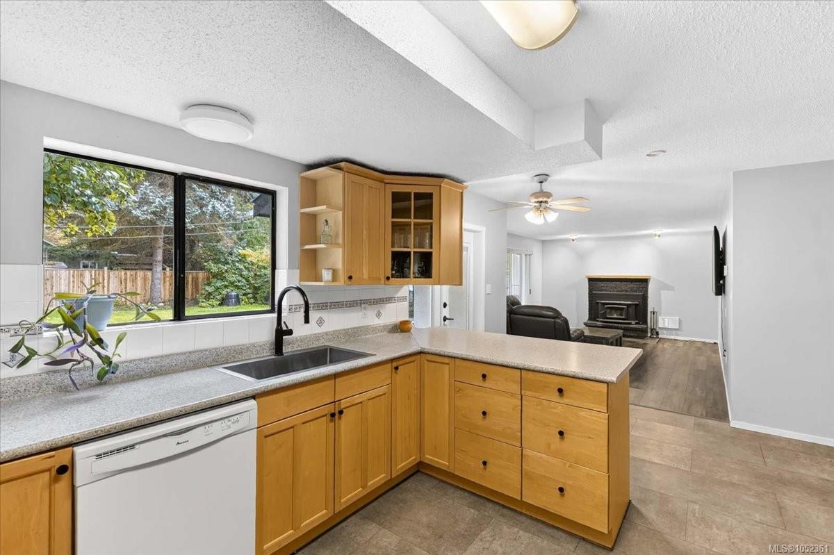 5536 Falls St — listing photo 12 of 56