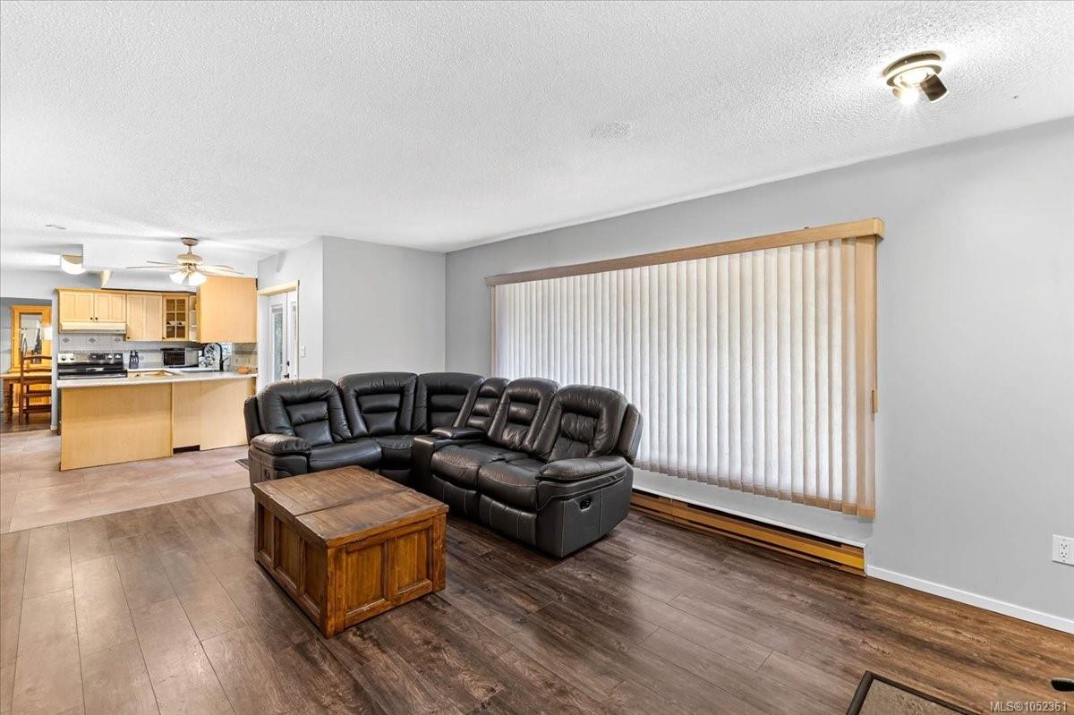 5536 Falls St — listing photo 4 of 56