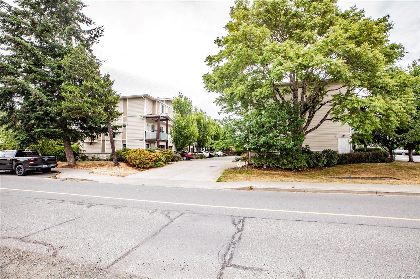 107-2889 Carlow Rd — listing photo 6 of 48