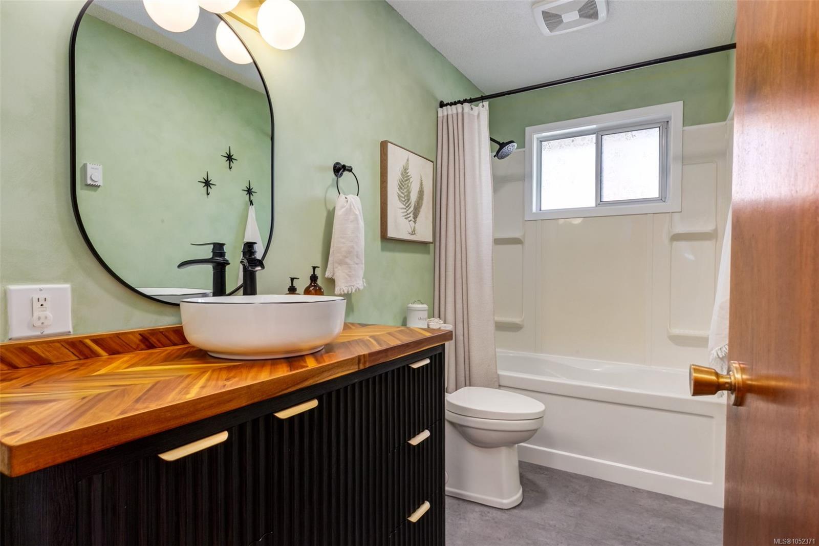778 Shorewood Dr — listing photo 13 of 49