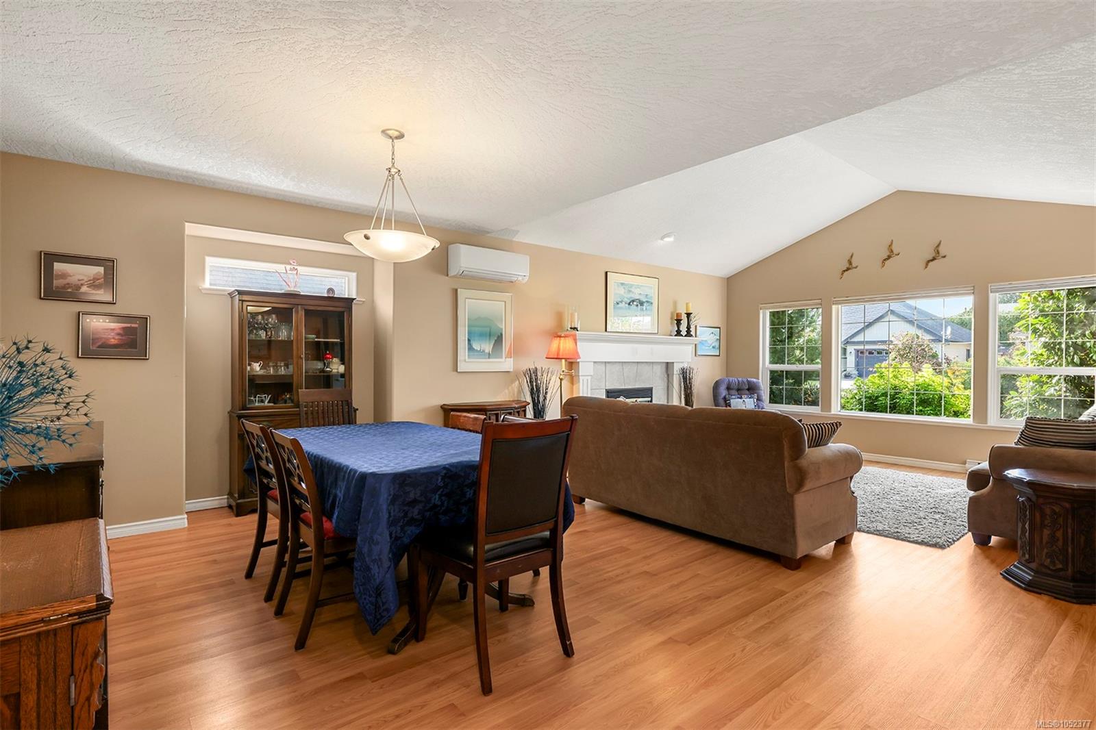 642 Olympic Dr — listing photo 14 of 27