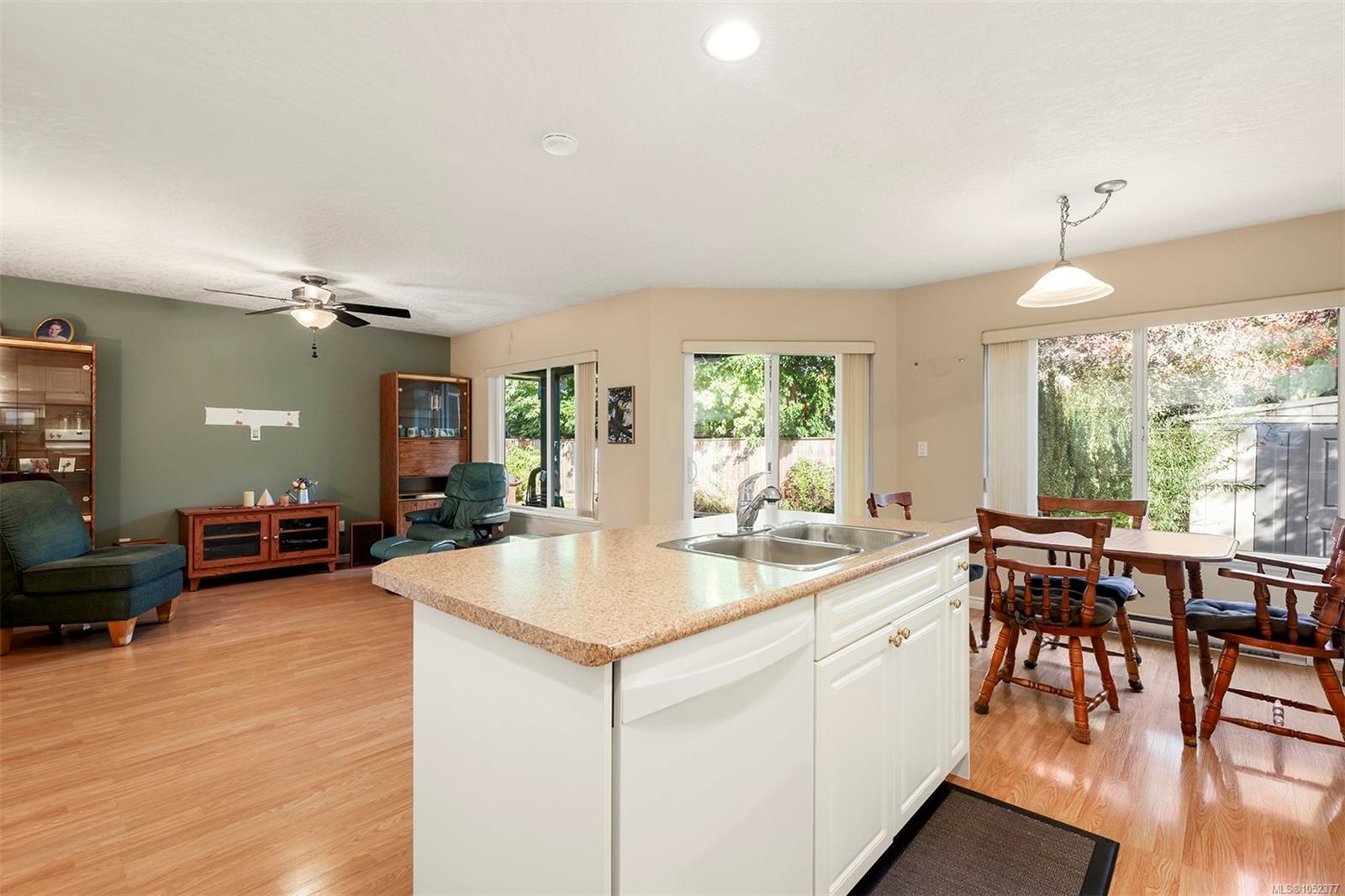 642 Olympic Dr — listing photo 6 of 27