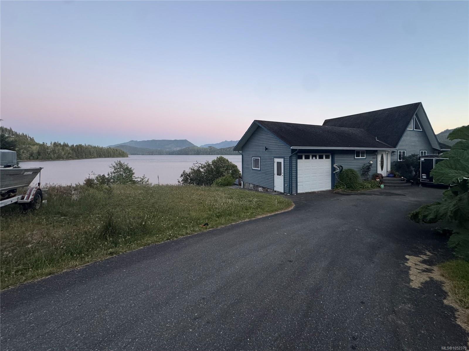 247 Harbour Rd — listing photo 6 of 43