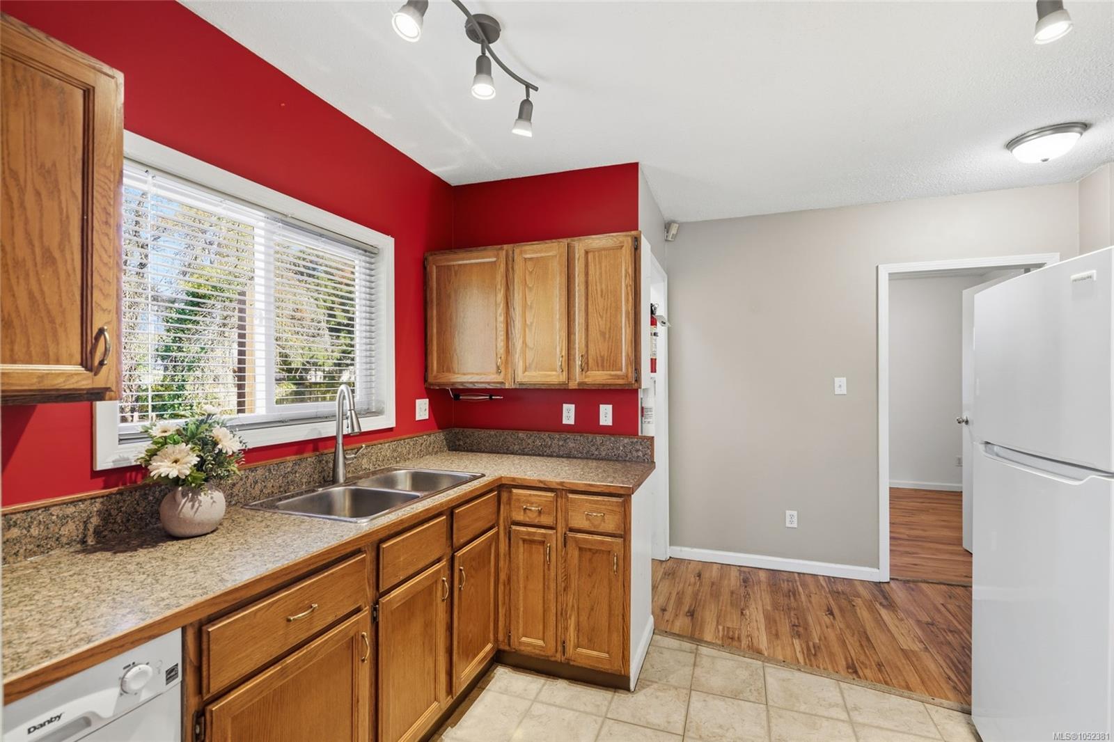 660 Townsite Rd — listing photo 14 of 40