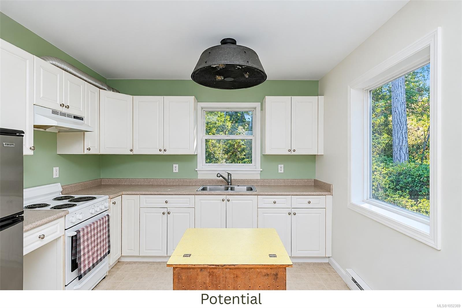 148 Meadow Dr — listing photo 6 of 25