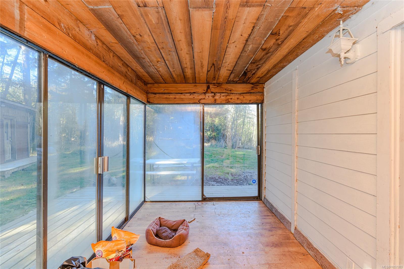 148 Meadow Dr — listing photo 10 of 25