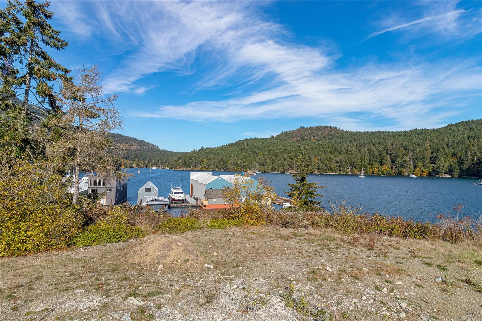 669 Kerr Dr — listing photo 13 of 21