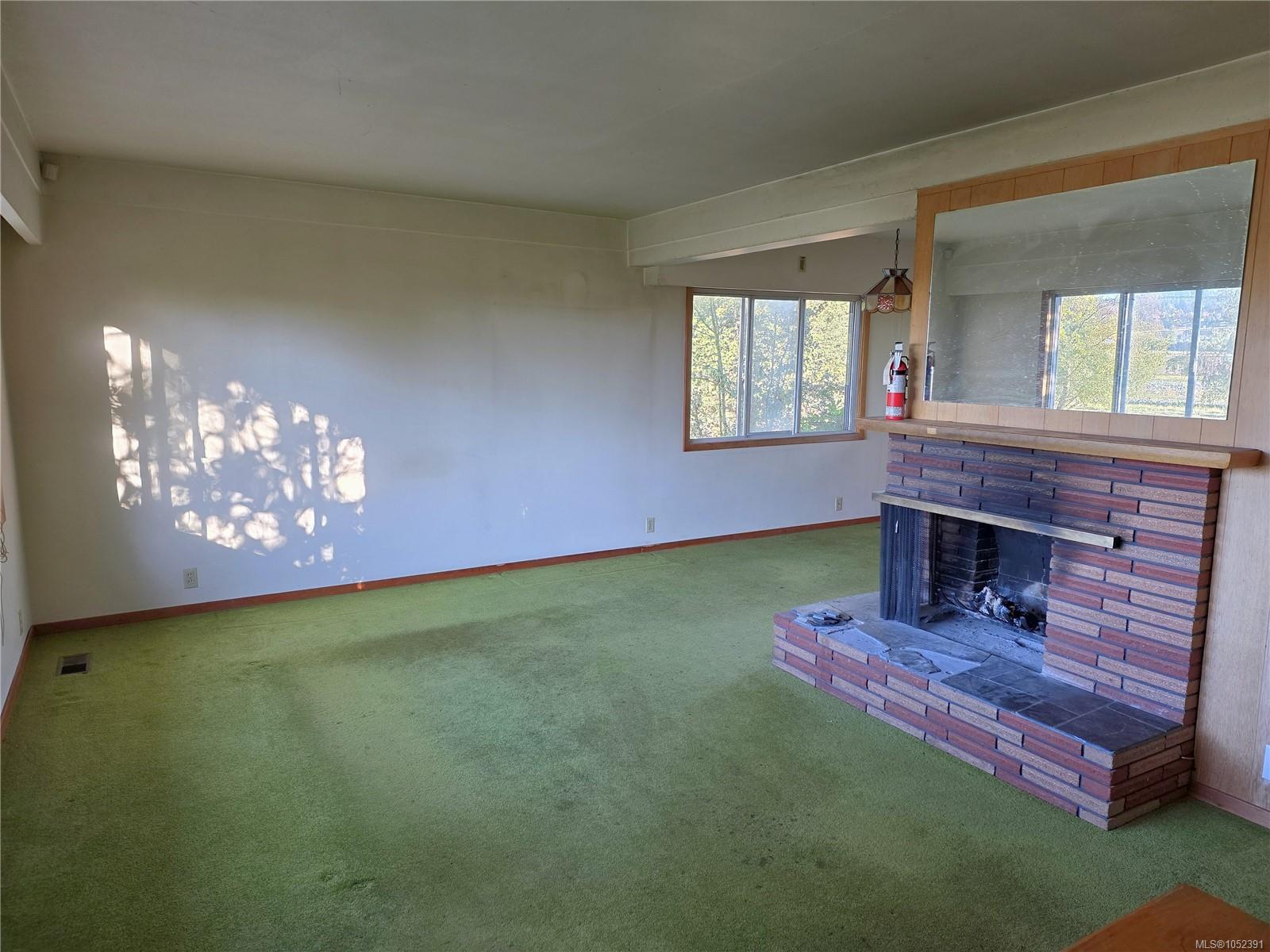 2766 Island View Rd — listing photo 14 of 32