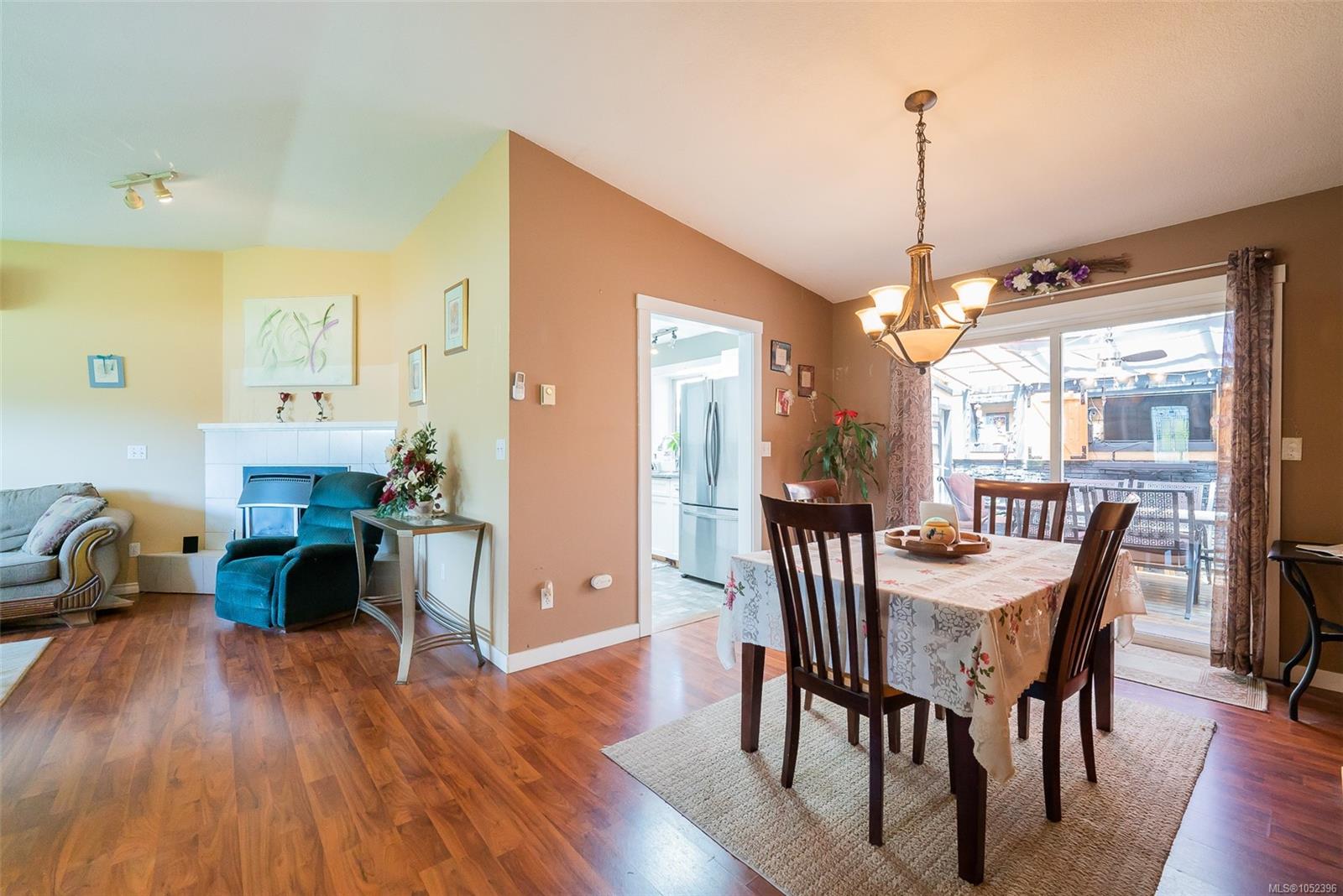 2446 Divot Dr — listing photo 13 of 28