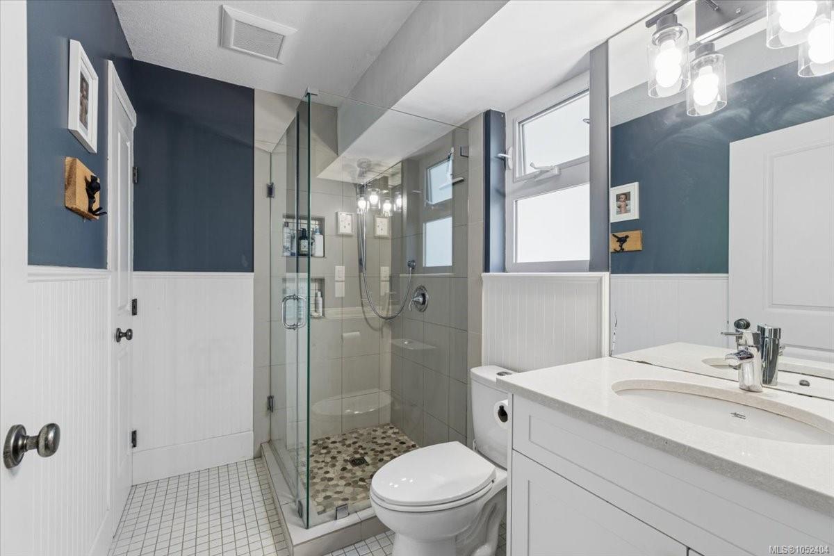781 Sanderson Rd — listing photo 8 of 61