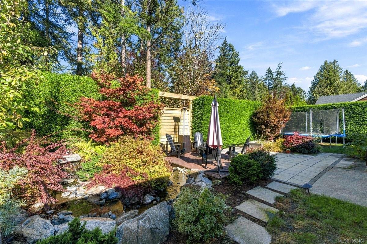 781 Sanderson Rd — listing photo 10 of 61