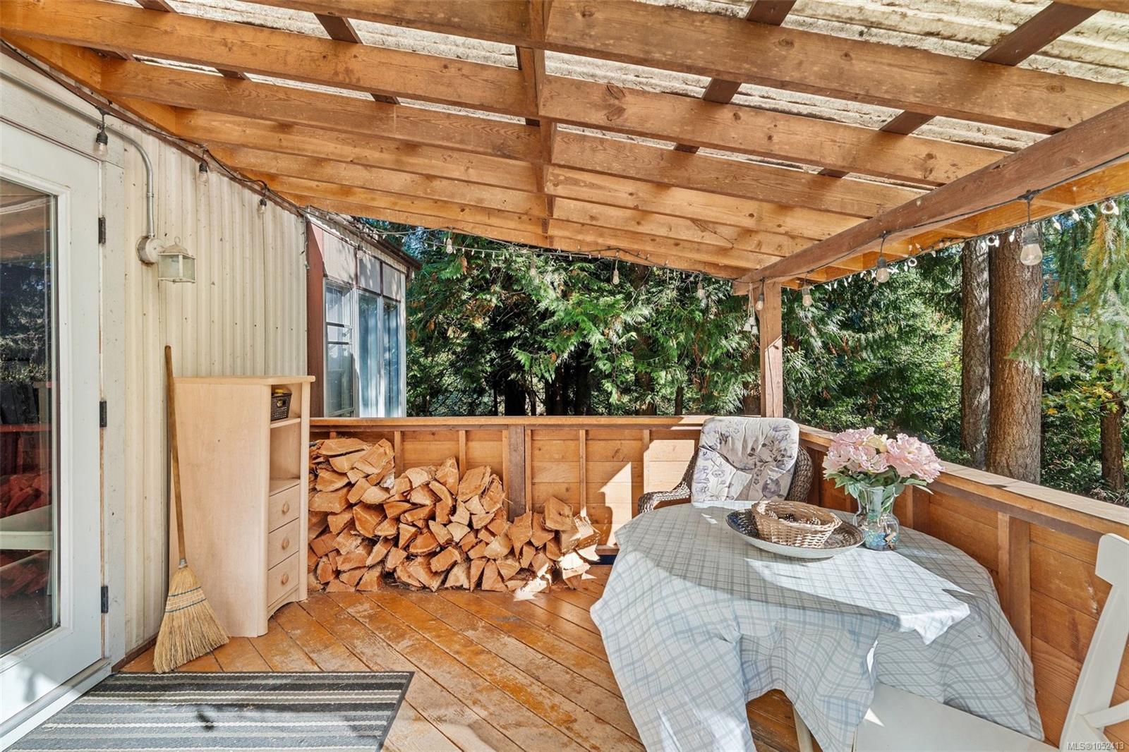 1549 Shawnigan Mill Bay Rd — listing photo 11 of 39
