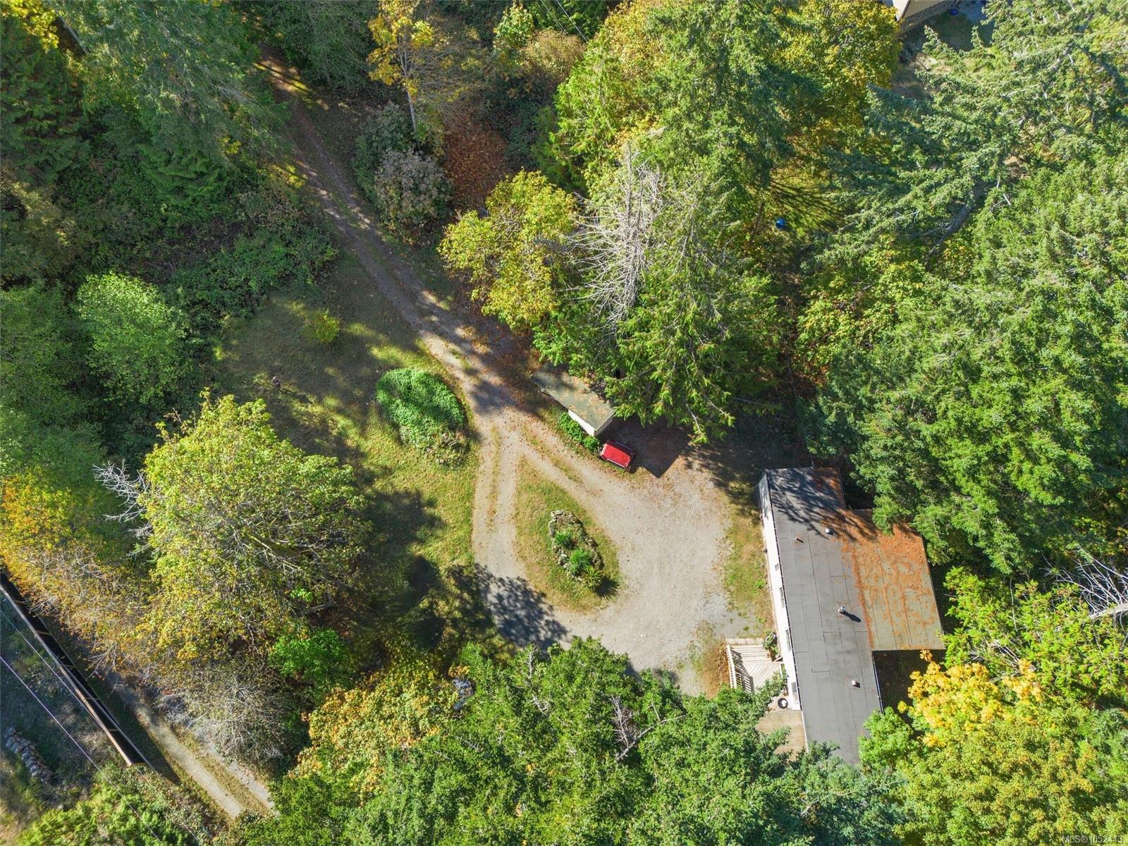 1549 Shawnigan Mill Bay Rd — listing photo 3 of 39