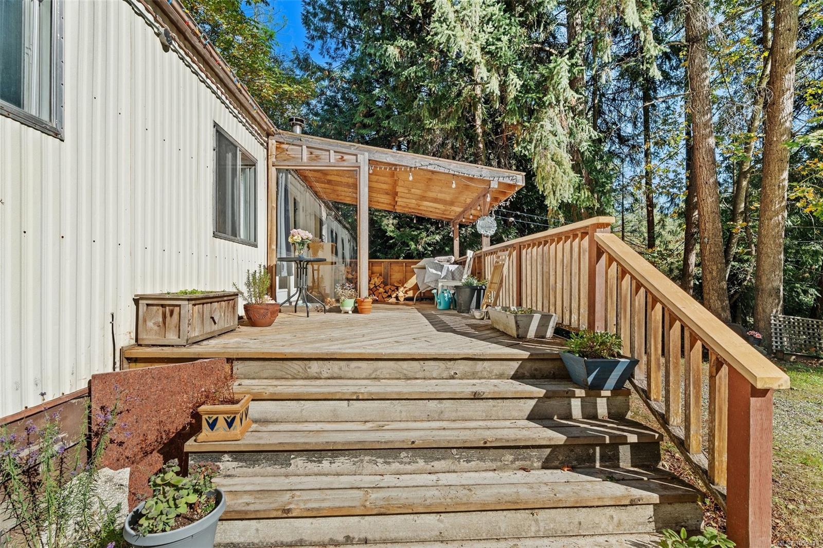 1549 Shawnigan Mill Bay Rd — listing photo 10 of 39