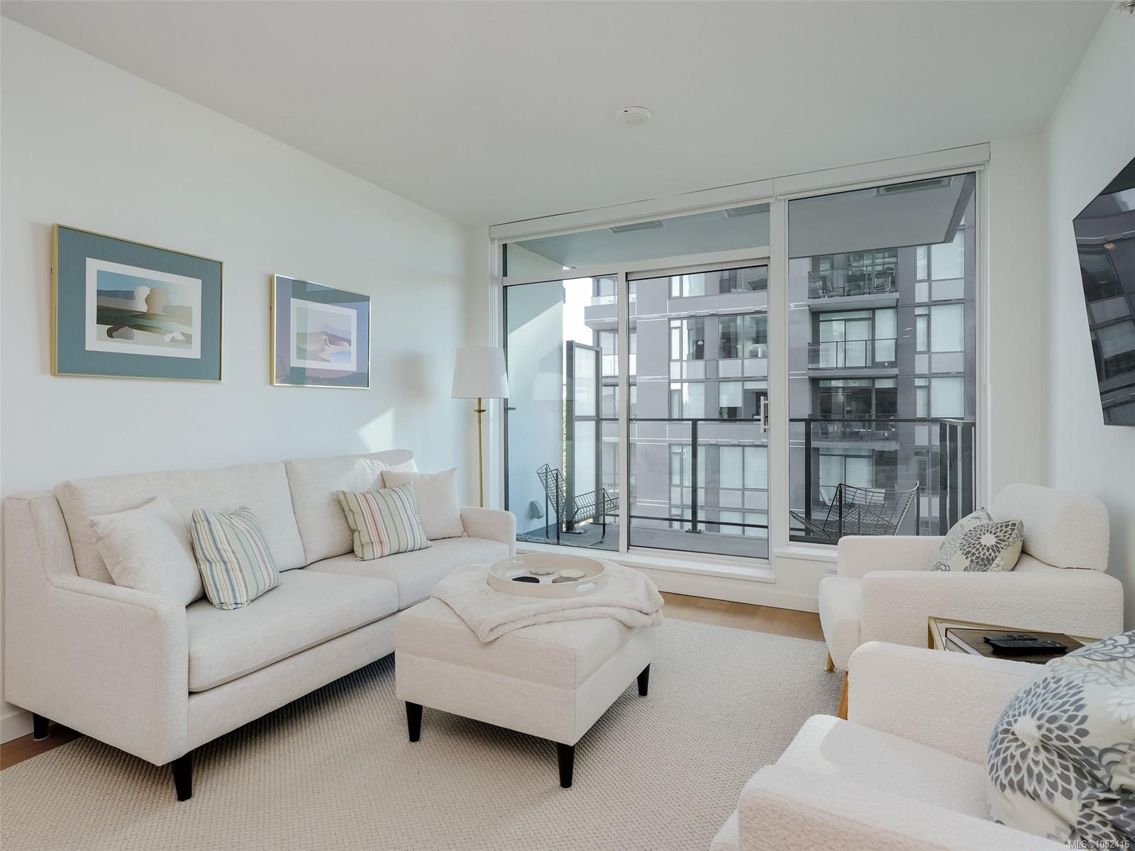 606-363 Tyee Rd — listing photo 6 of 28