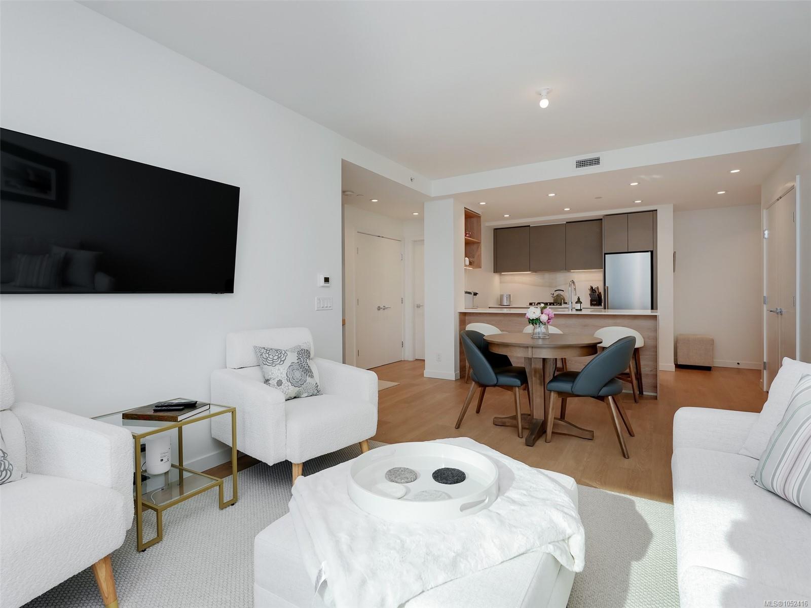 606-363 Tyee Rd — listing photo 7 of 28