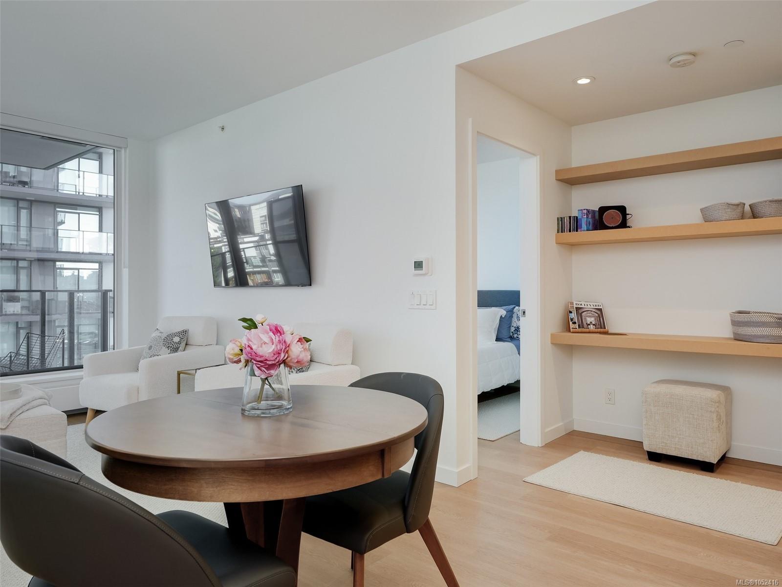 606-363 Tyee Rd — listing photo 9 of 28