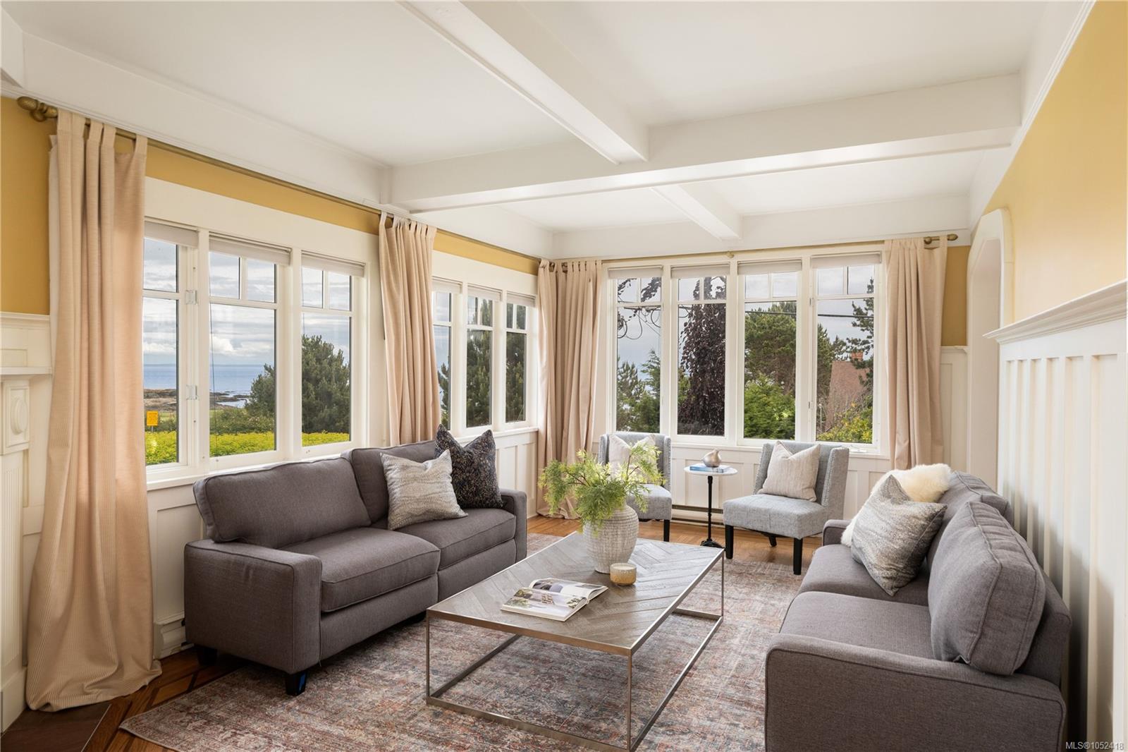 318 Newport Ave — listing photo 8 of 60