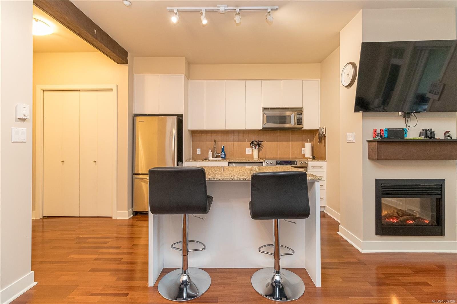 308-1375 Bear Mountain Pkwy — listing photo 13 of 25