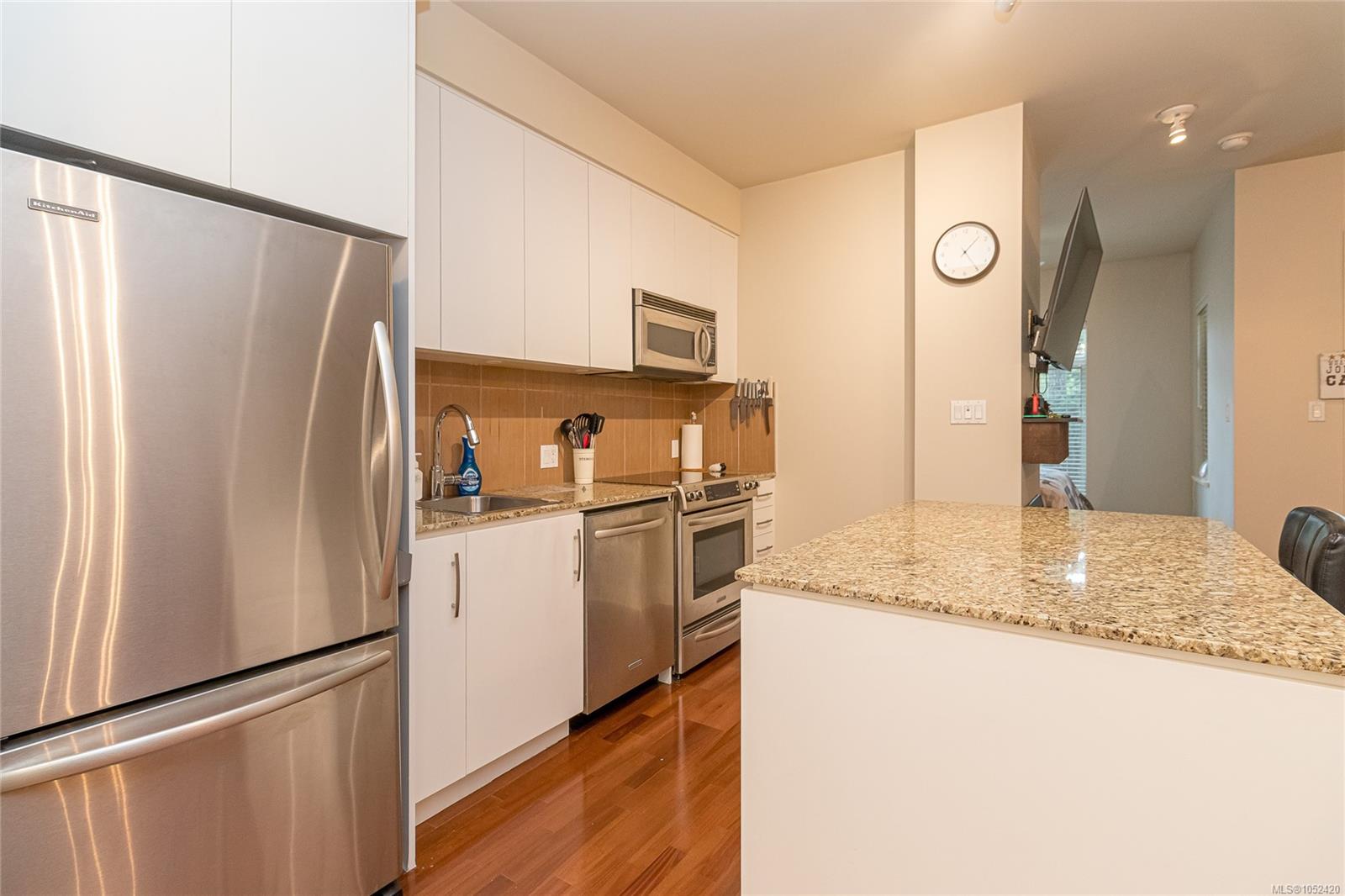 308-1375 Bear Mountain Pkwy — listing photo 14 of 25