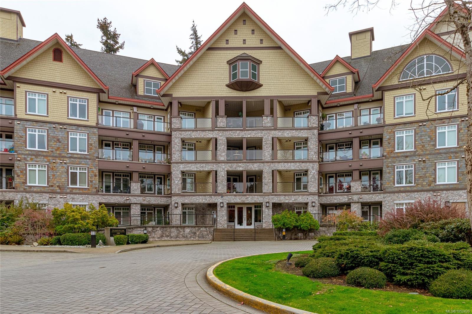 308-1375 Bear Mountain Pkwy — listing photo 3 of 25