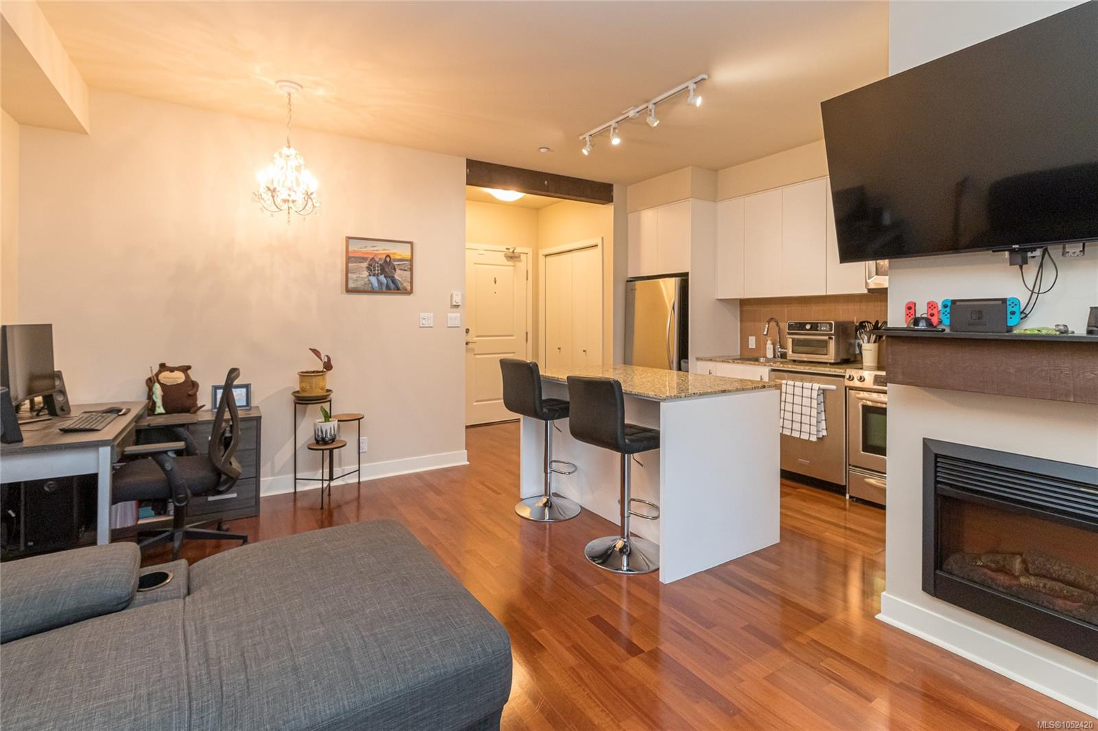 308-1375 Bear Mountain Pkwy — listing photo 9 of 25