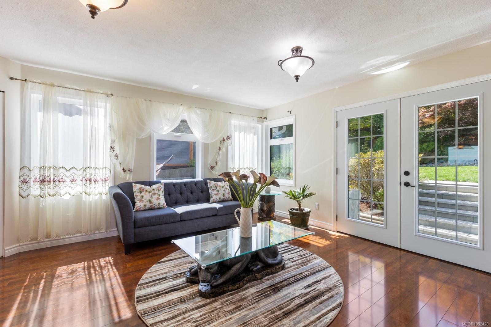 392 Carnegie St — listing photo 14 of 40