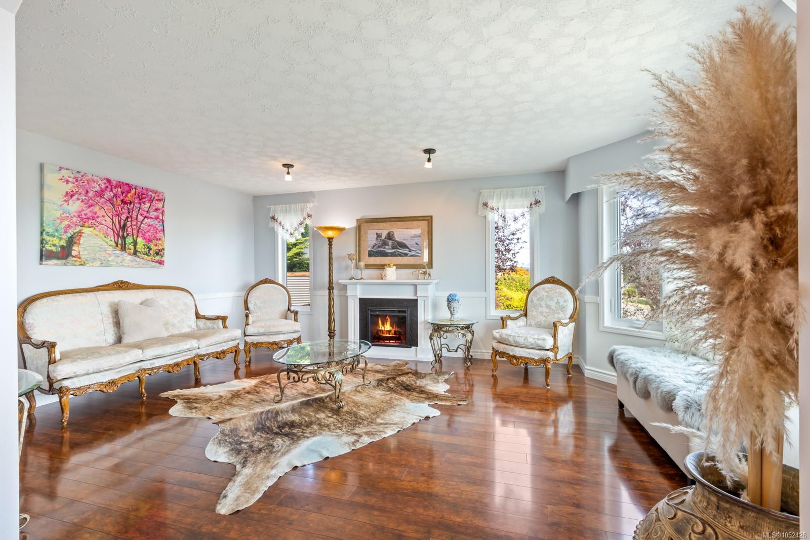 392 Carnegie St — listing photo 6 of 40