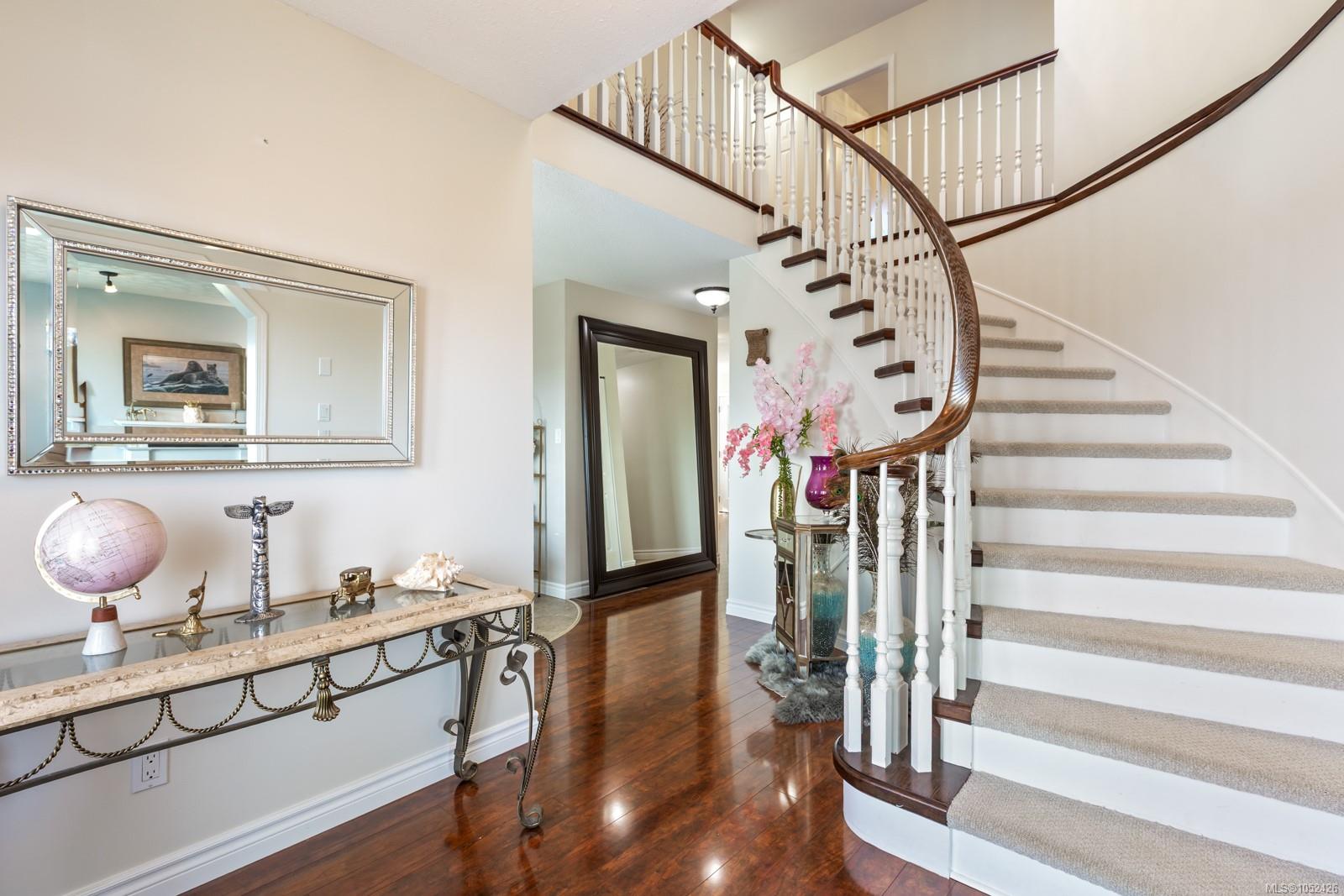 392 Carnegie St — listing photo 8 of 40