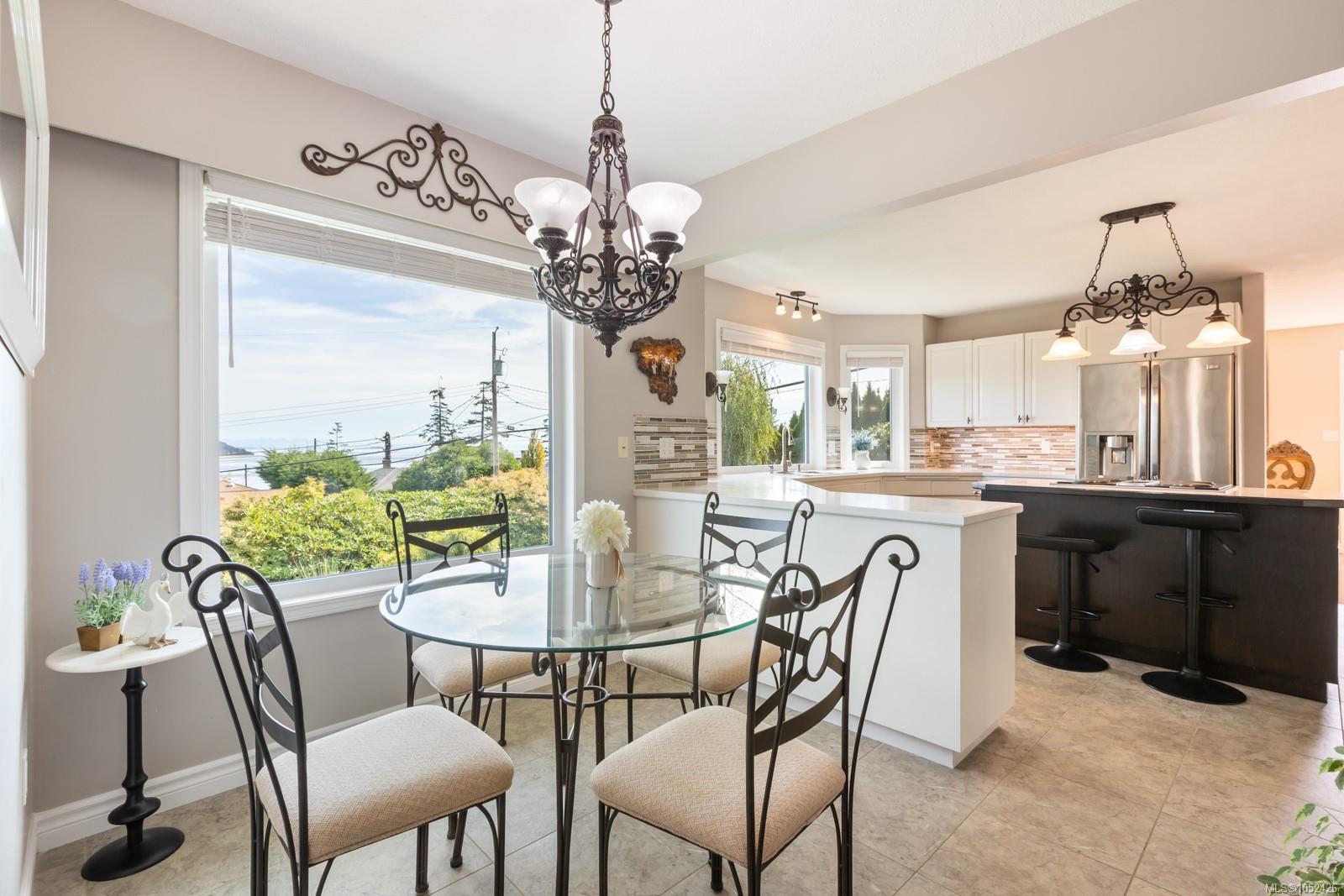 392 Carnegie St — listing photo 9 of 40