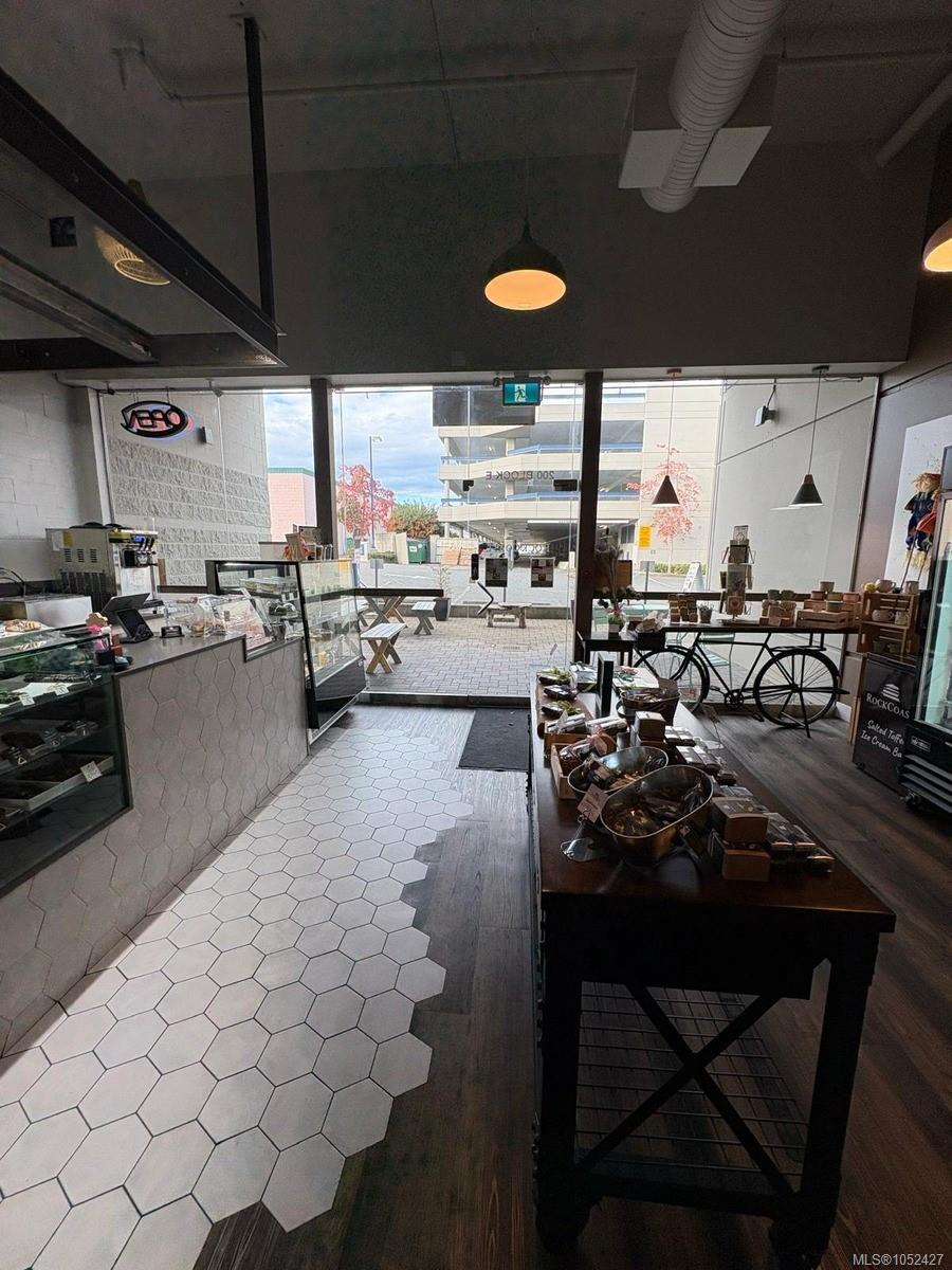 E-200- — listing photo 6 of 32