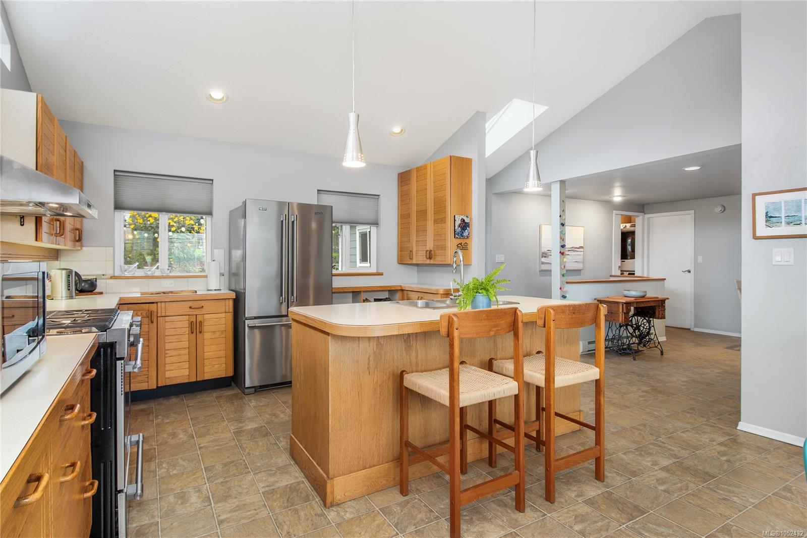 2978 South Island Hwy — listing photo 14 of 64