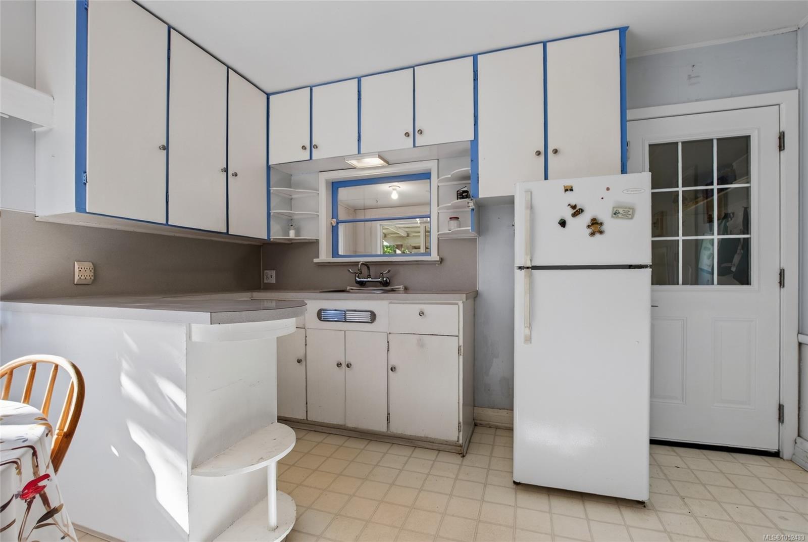 483 Beech Ave — listing photo 13 of 28