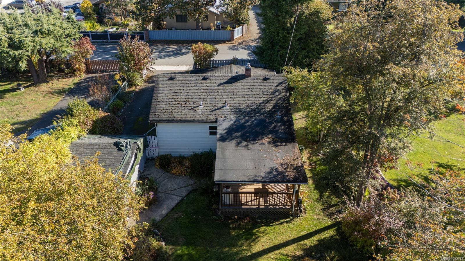 483 Beech Ave — listing photo 6 of 28