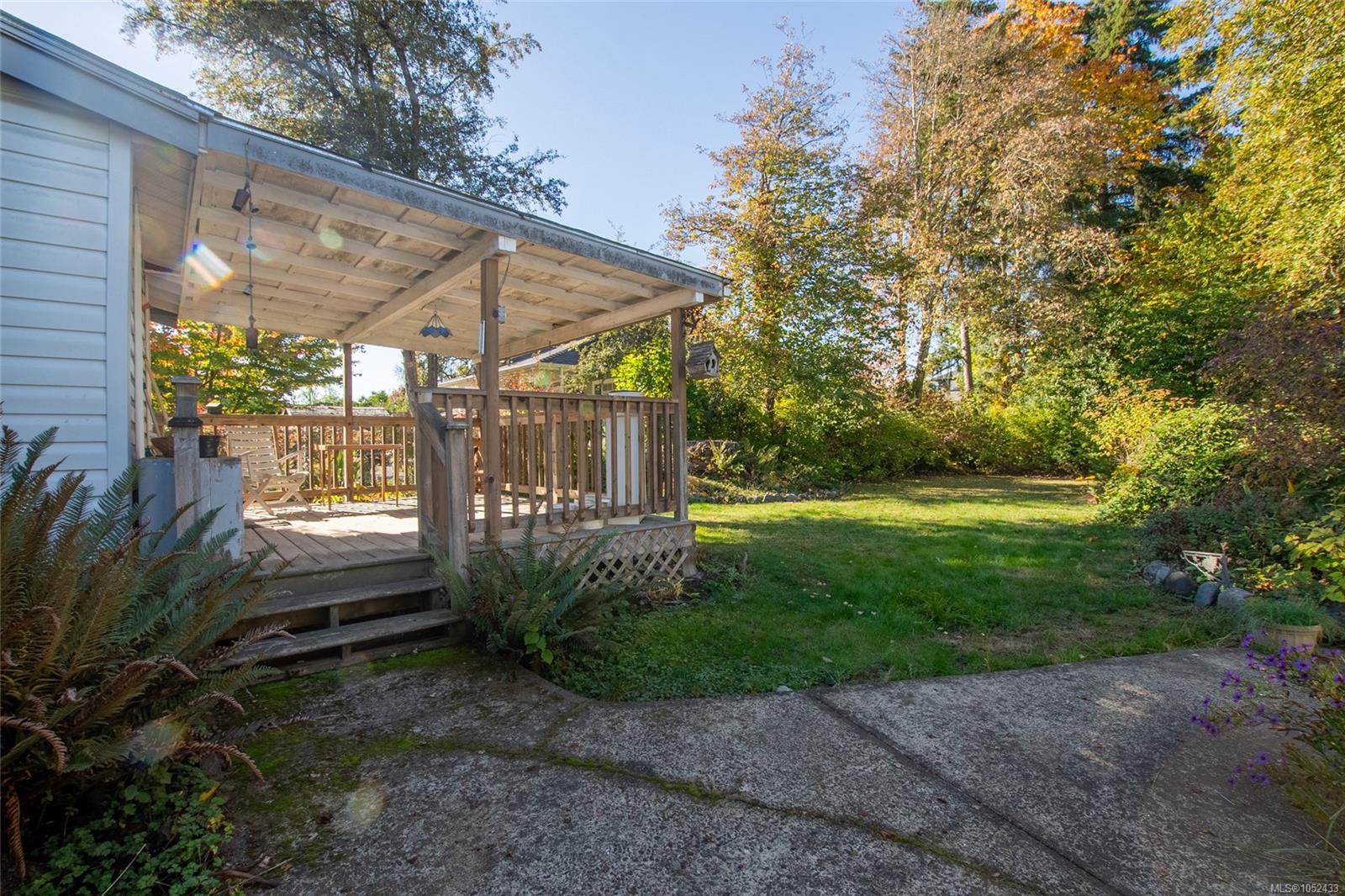 483 Beech Ave — listing photo 8 of 28