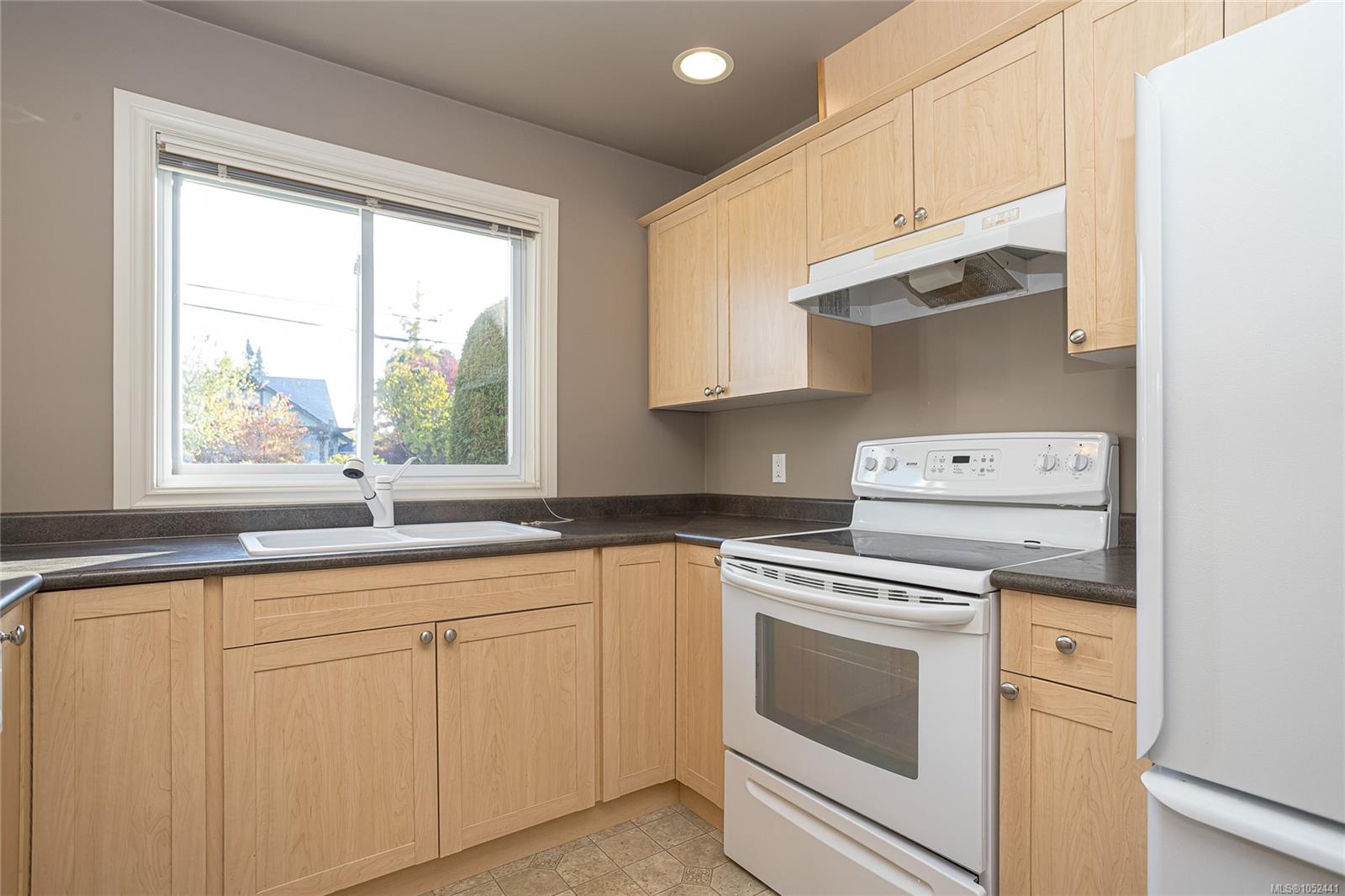 102-650 Dobson Rd — listing photo 6 of 33