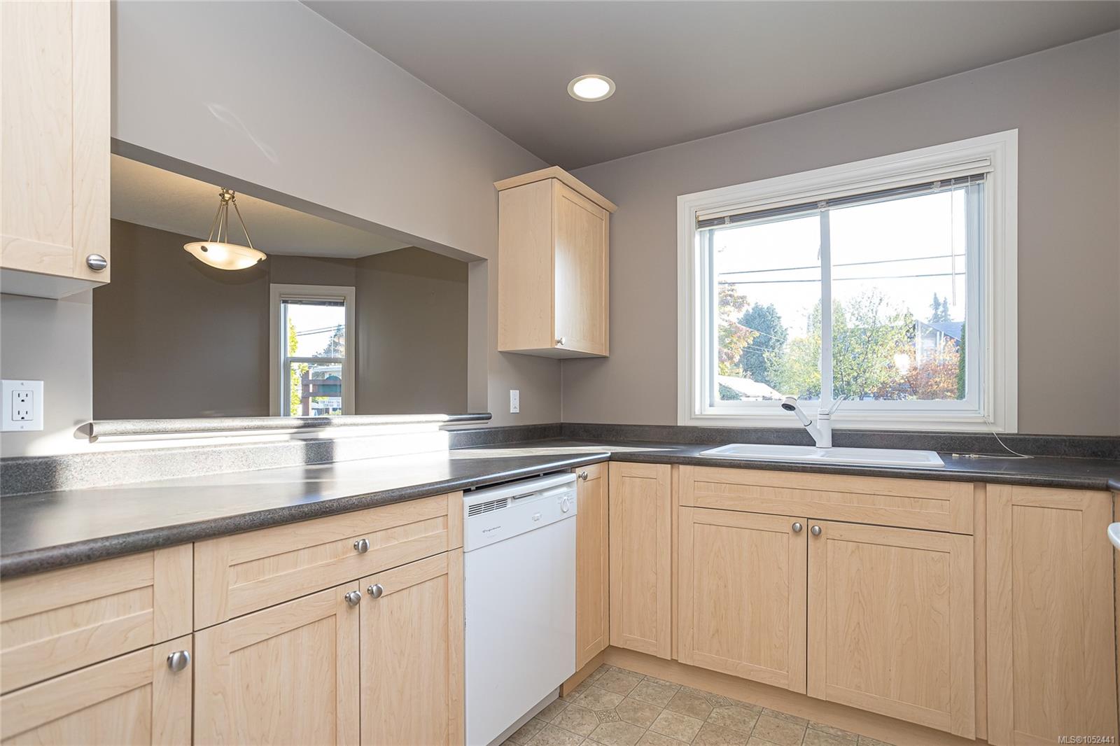 102-650 Dobson Rd — listing photo 7 of 33