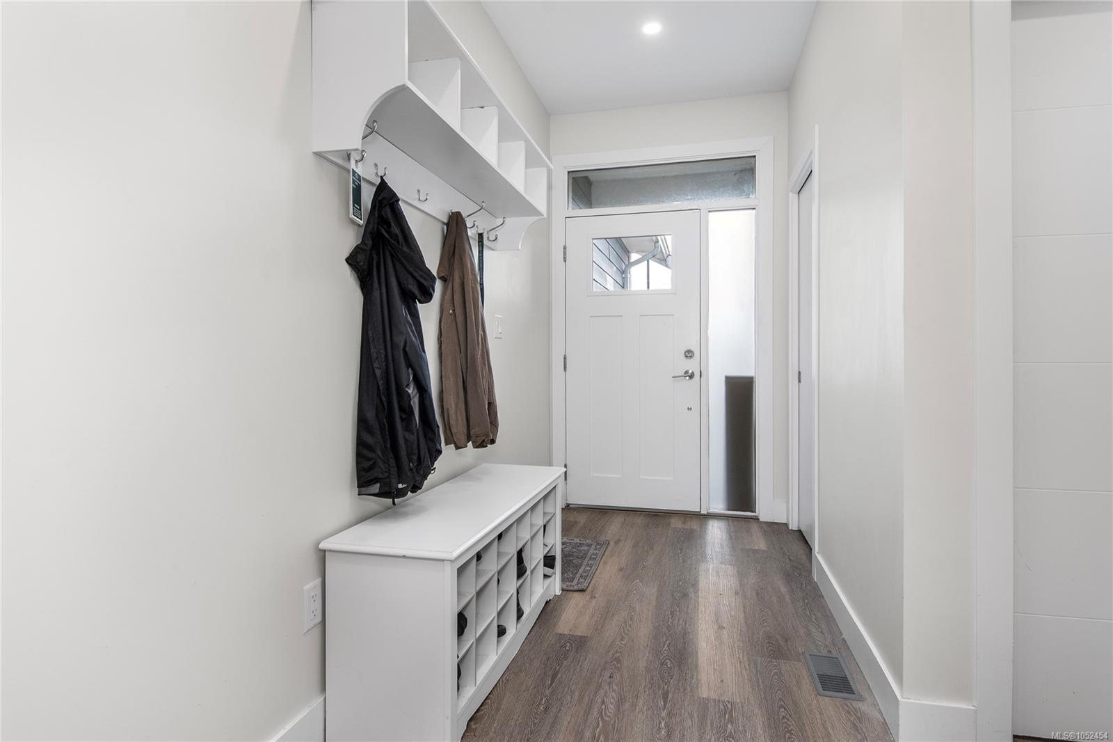 2-200 Nikola Rd — listing photo 4 of 37