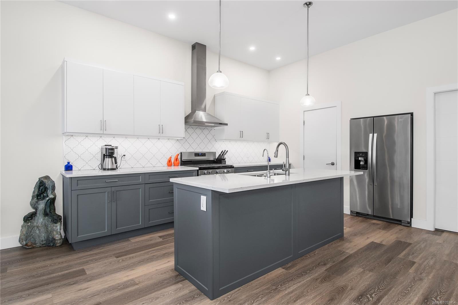 2-200 Nikola Rd — listing photo 6 of 37