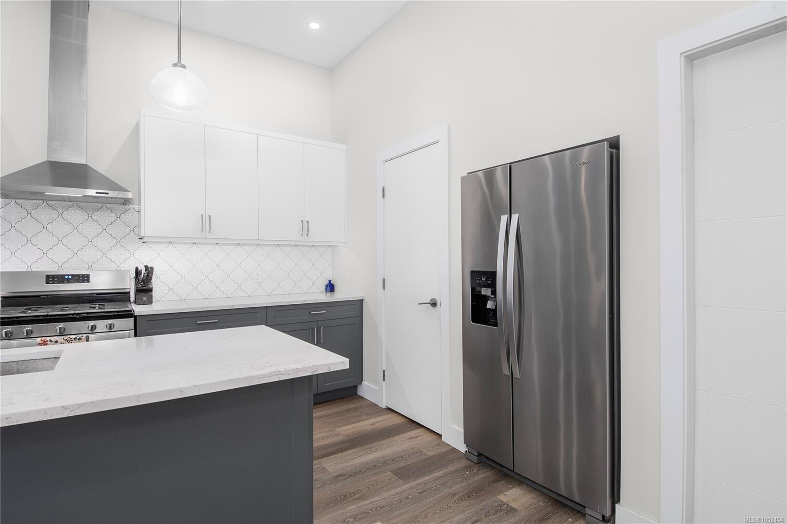 2-200 Nikola Rd — listing photo 9 of 37