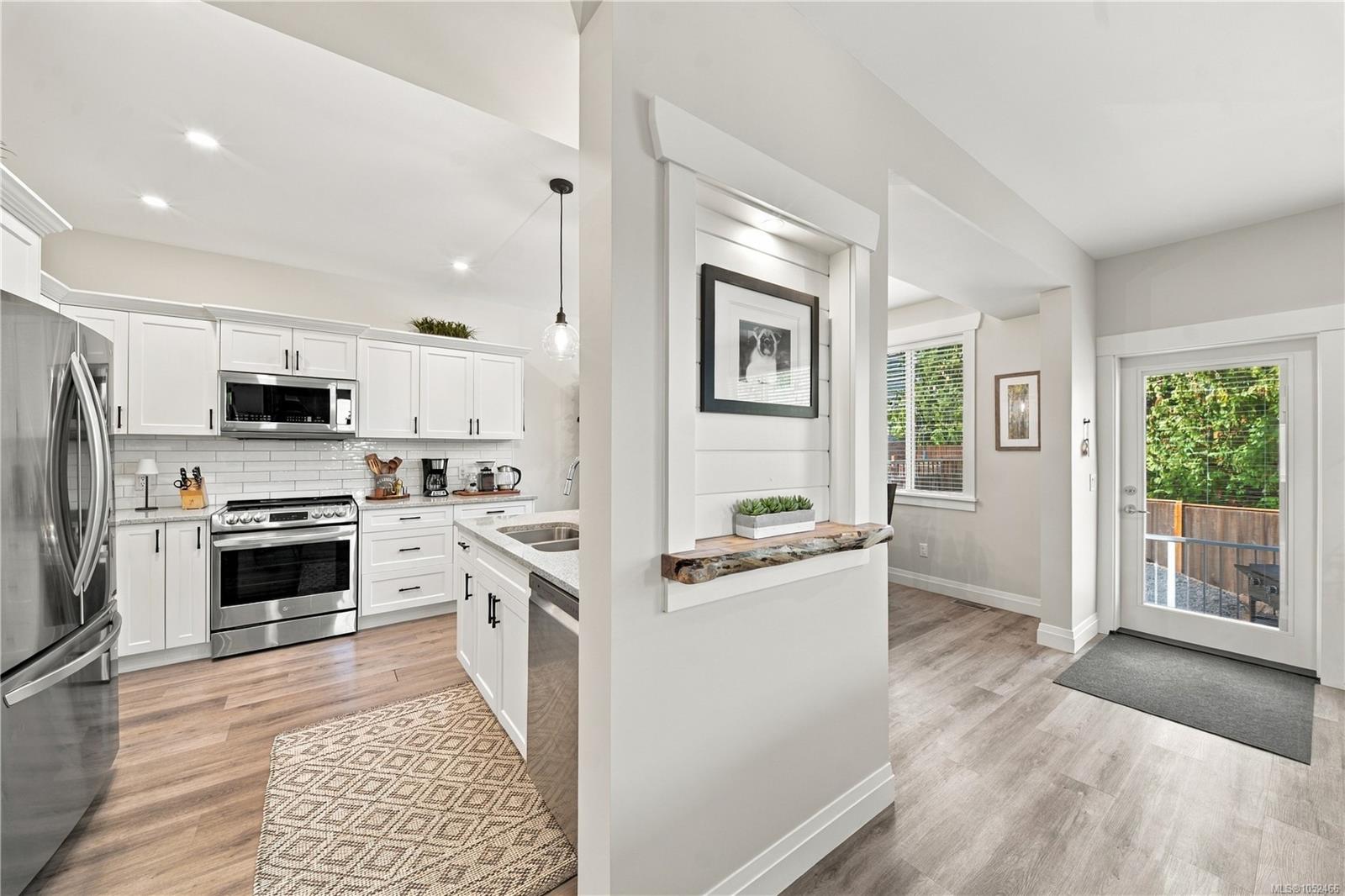 3185 Garner St — listing photo 11 of 48