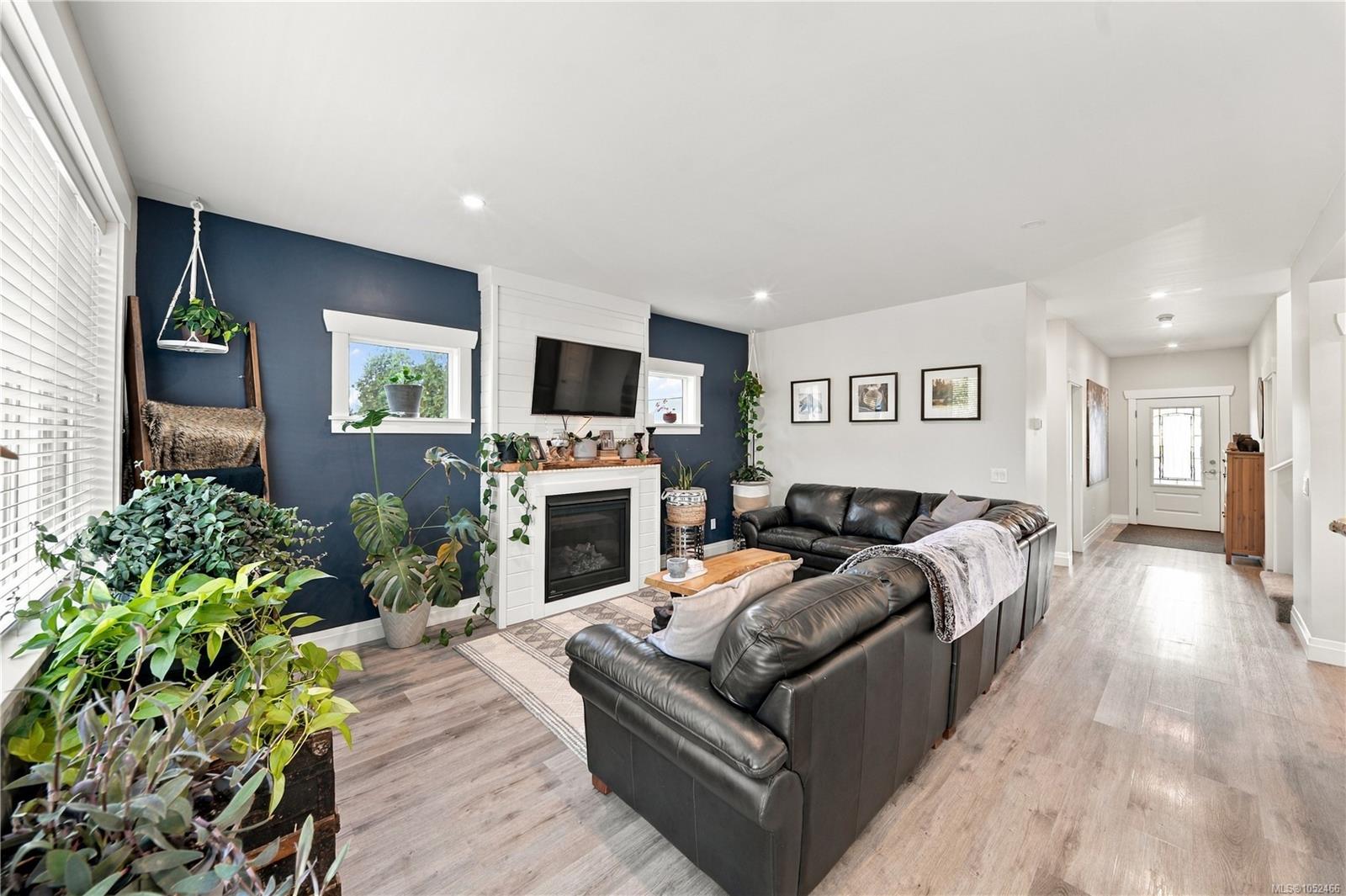 3185 Garner St — listing photo 14 of 48