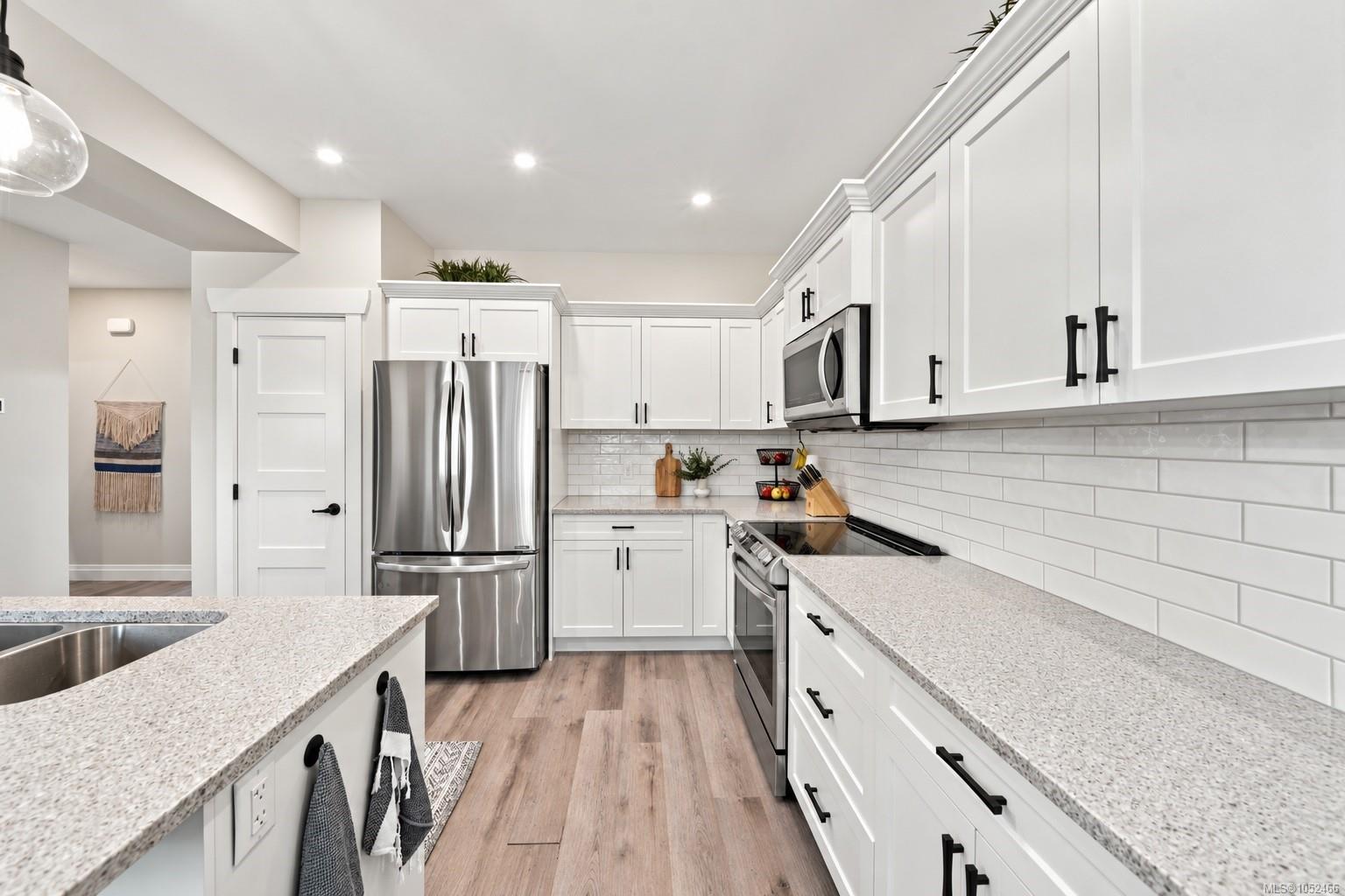 3185 Garner St — listing photo 9 of 48