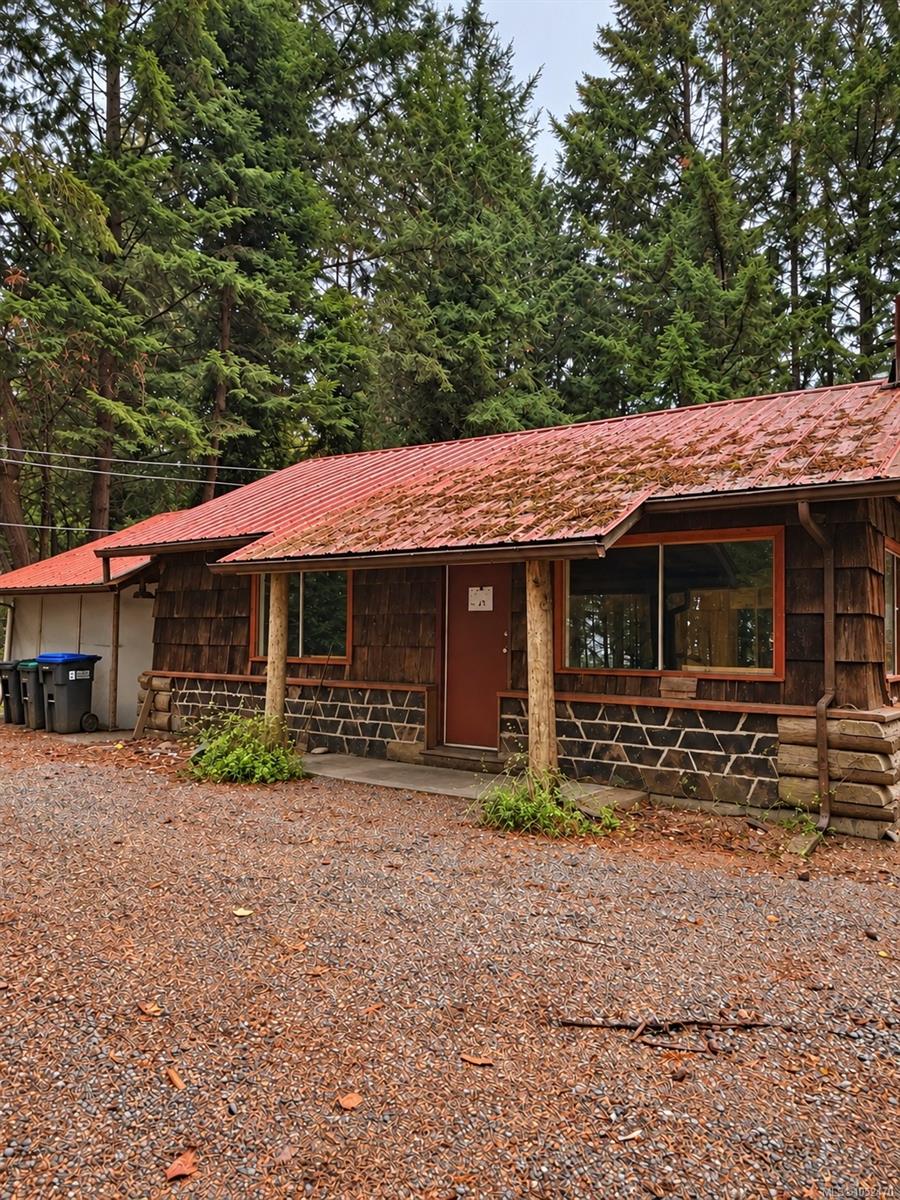375 Decourcy Dr — listing photo 3 of 16